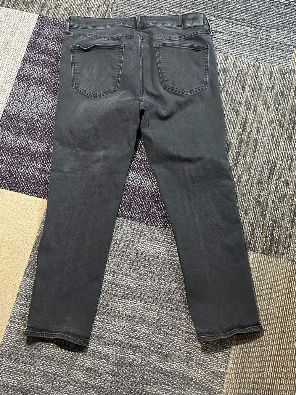 Slim Straight Men's Jeans in Black - Sleek Everyday Denim